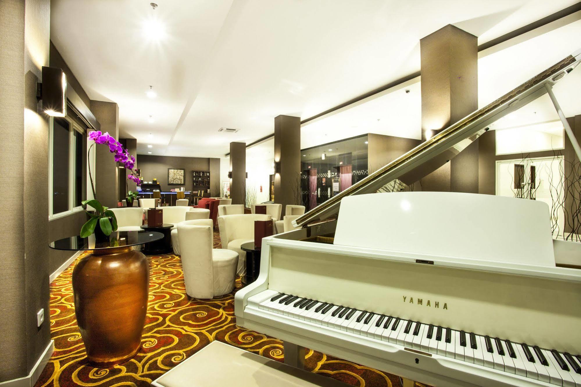 Padjadjaran Hotel Bogor Esterno foto